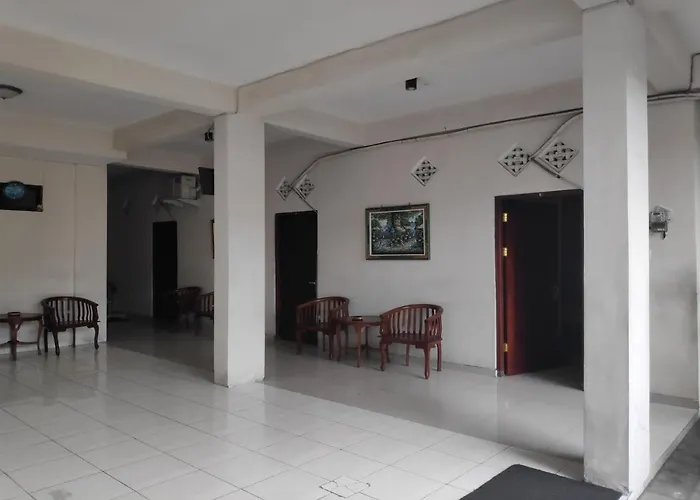 Oyo 90096 Tiana Hotel 2*